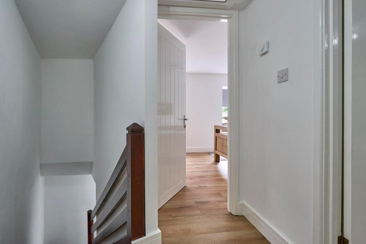 Central, Newly Refurbished Cottage In Портаферри Экстерьер фото